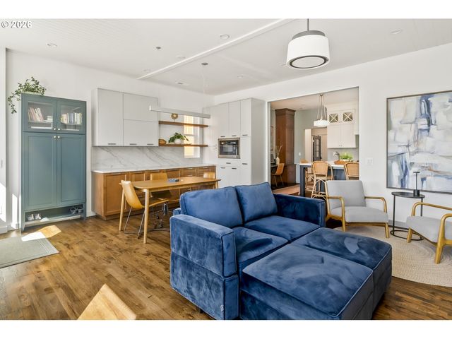 206 Ne 80TH Ave, Portland, OR 97213