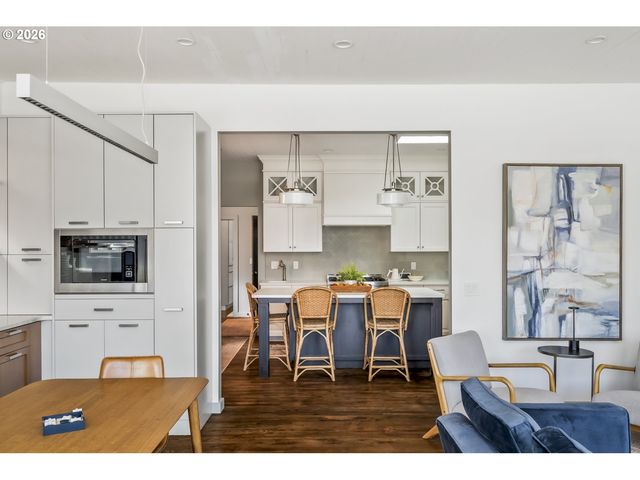 206 Ne 80TH Ave, Portland, OR 97213