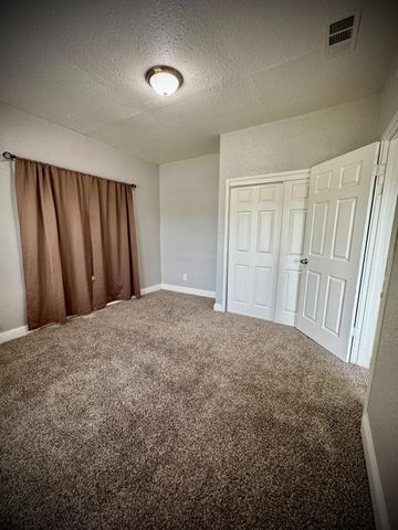 522 Wolfe Ave, Turlock, CA 95380