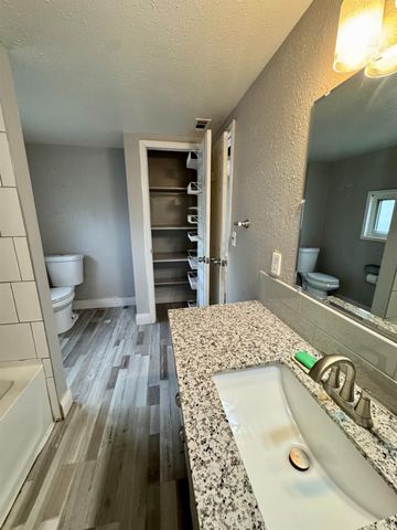 522 Wolfe Ave, Turlock, CA 95380