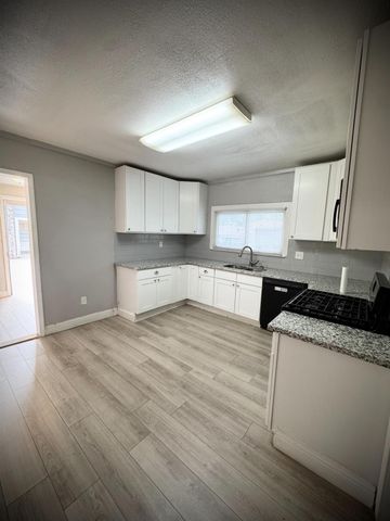 522 Wolfe Ave, Turlock, CA 95380