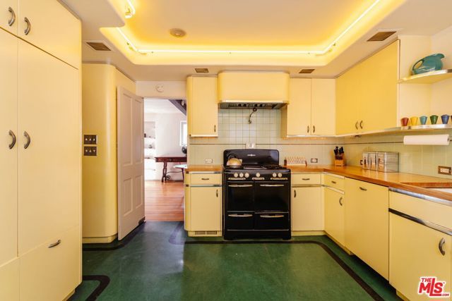 6740 Milner Road, Los Angeles, CA 90068