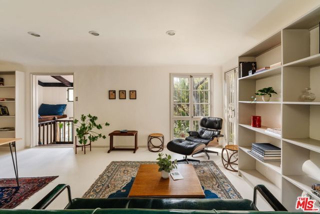 6740 Milner Road, Los Angeles, CA 90068