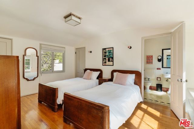 6740 Milner Road, Los Angeles, CA 90068