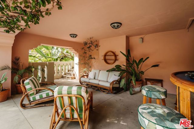 6740 Milner Road, Los Angeles, CA 90068