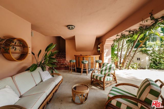 6740 Milner Road, Los Angeles, CA 90068