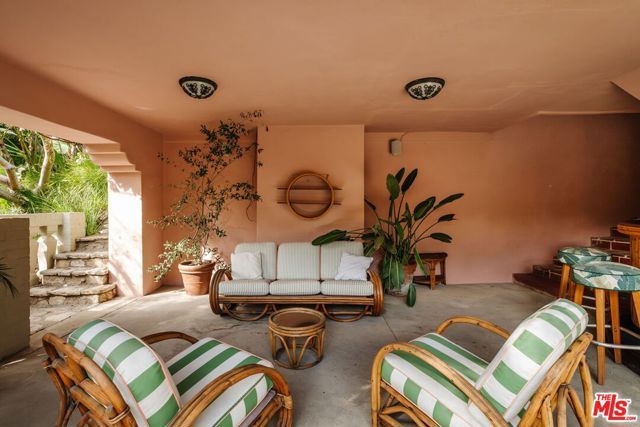 6740 Milner Road, Los Angeles, CA 90068