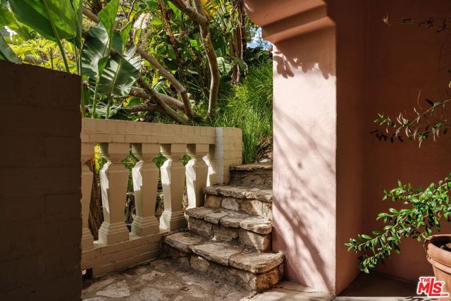 6740 Milner Road, Los Angeles, CA 90068