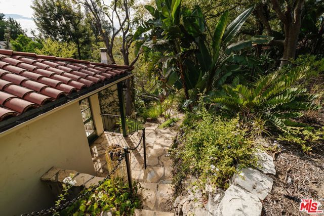6740 Milner Road, Los Angeles, CA 90068