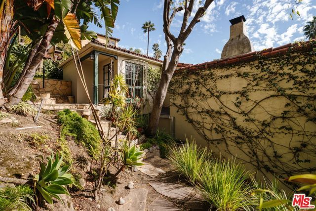 6740 Milner Road, Los Angeles, CA 90068