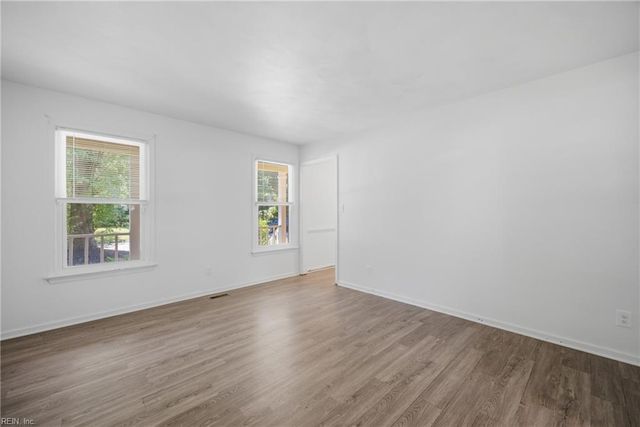 1113 Crystalwood CIR, Chesapeake, VA 23320
