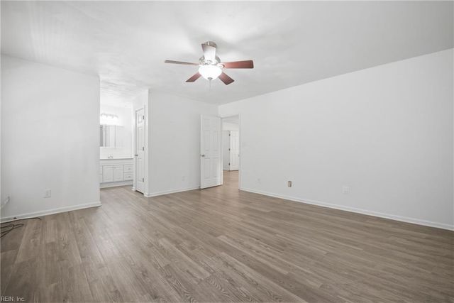 1113 Crystalwood CIR, Chesapeake, VA 23320