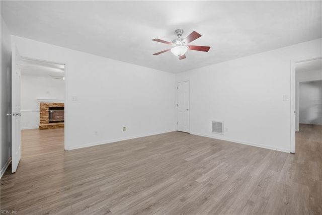 1113 Crystalwood CIR, Chesapeake, VA 23320