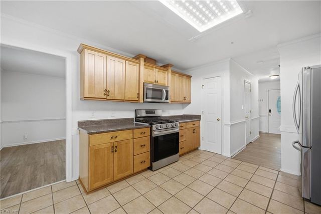 1113 Crystalwood CIR, Chesapeake, VA 23320