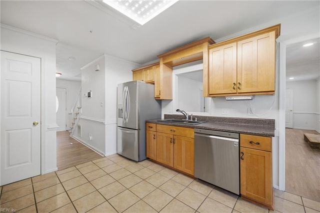 1113 Crystalwood CIR, Chesapeake, VA 23320