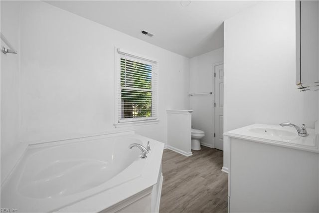 1113 Crystalwood CIR, Chesapeake, VA 23320