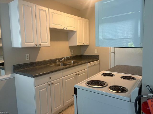 913 Pacific Ave Apt A, Virginia Beach, VA 23451