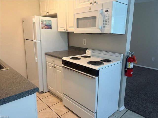 913 Pacific Ave Apt A, Virginia Beach, VA 23451