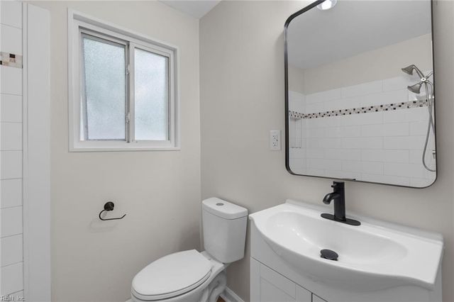 412 Lineberry RD, Virginia Beach, VA 23452