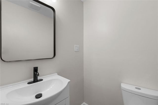 412 Lineberry RD, Virginia Beach, VA 23452