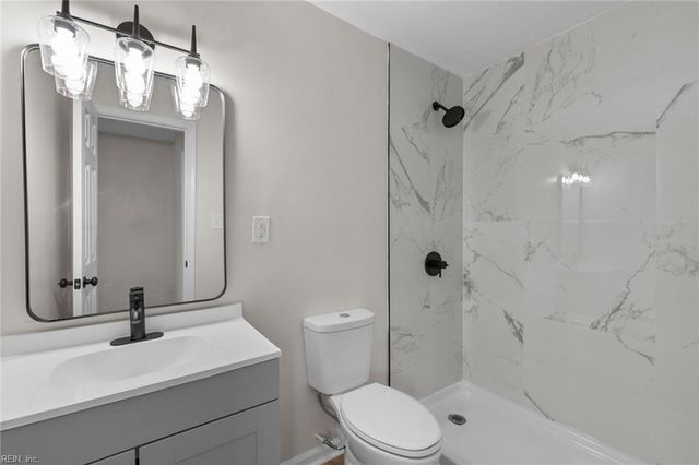 412 Lineberry RD, Virginia Beach, VA 23452