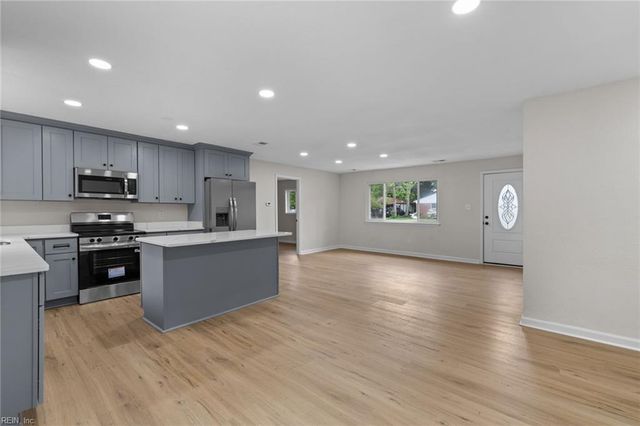 412 Lineberry RD, Virginia Beach, VA 23452
