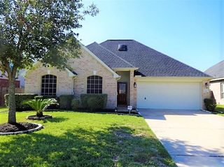 2420 Avalon Trace Lane, Pearland, TX 77581