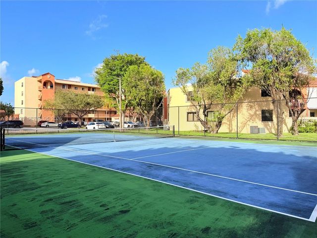 10233 NW 9 ST 206-1, Miami, FL 33172