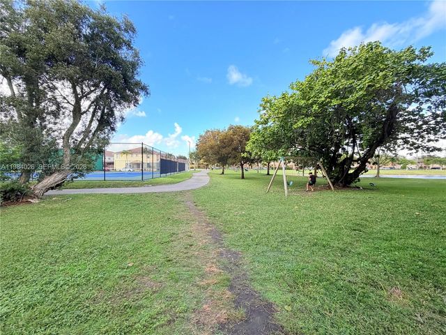 10233 NW 9 ST 206-1, Miami, FL 33172