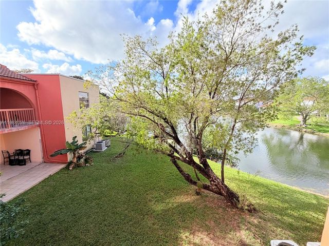 10233 NW 9 ST 206-1, Miami, FL 33172