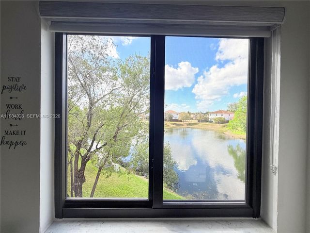 10233 NW 9 ST 206-1, Miami, FL 33172