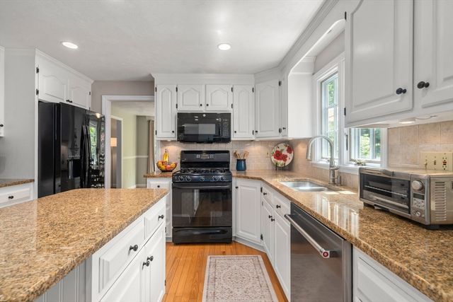 2 Angelo Way, Franklin, MA 02038