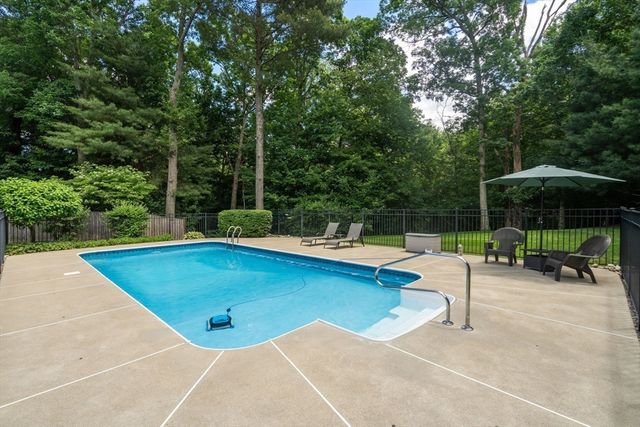 2 Angelo Way, Franklin, MA 02038