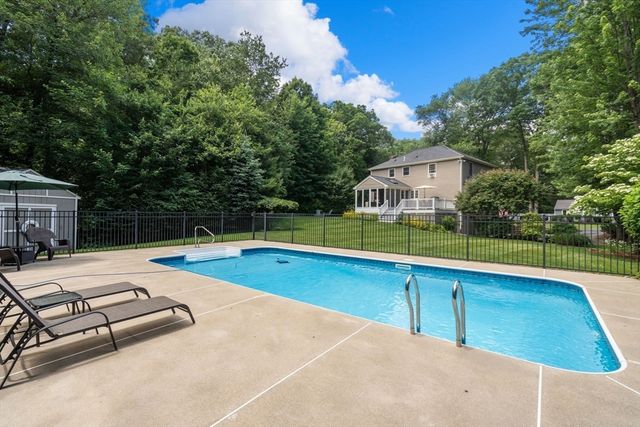 2 Angelo Way, Franklin, MA 02038