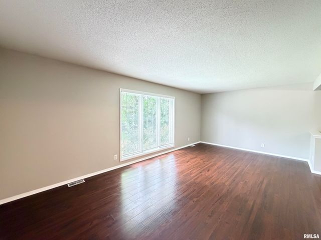 122 W MORNINGSIDE Drive, Peoria, IL 61614