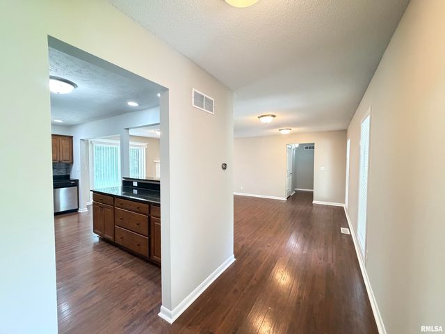 122 W MORNINGSIDE Drive, Peoria, IL 61614