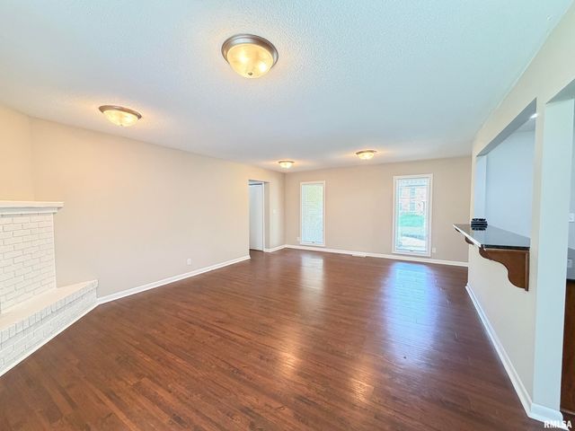 122 W MORNINGSIDE Drive, Peoria, IL 61614