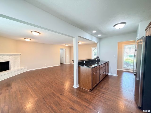 122 W MORNINGSIDE Drive, Peoria, IL 61614