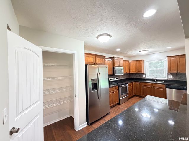 122 W MORNINGSIDE Drive, Peoria, IL 61614