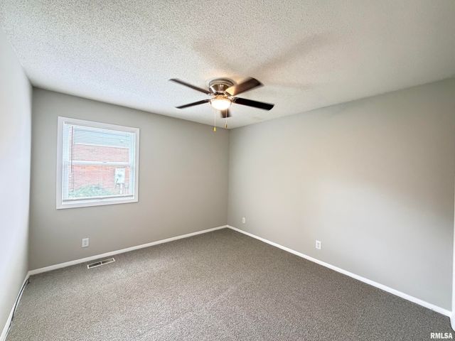 122 W MORNINGSIDE Drive, Peoria, IL 61614