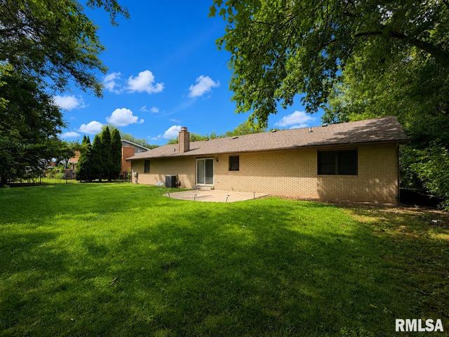 122 W MORNINGSIDE Drive, Peoria, IL 61614