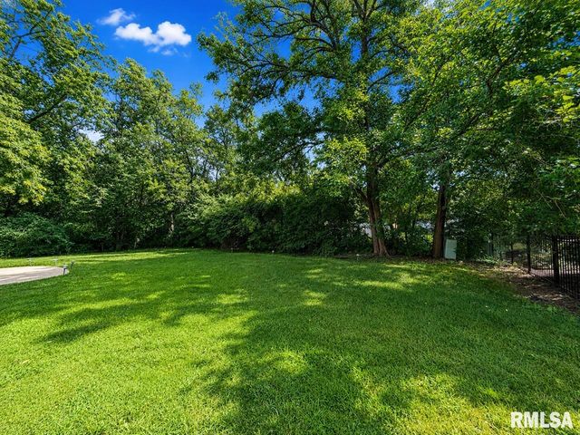 122 W MORNINGSIDE Drive, Peoria, IL 61614