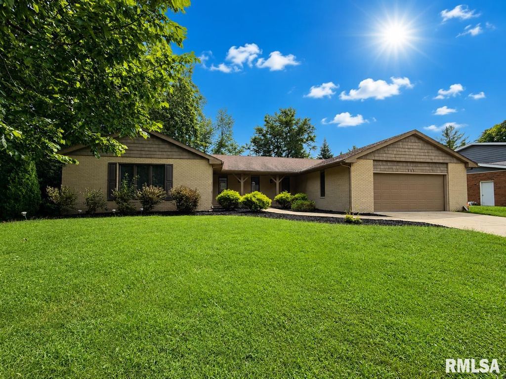 122 W MORNINGSIDE Drive, Peoria, IL 61614