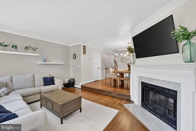 109 ROBERTS CT, Alexandria, VA 22314