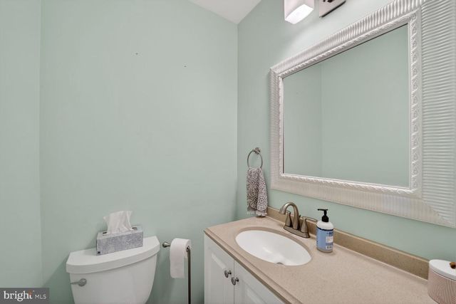 109 ROBERTS CT, Alexandria, VA 22314