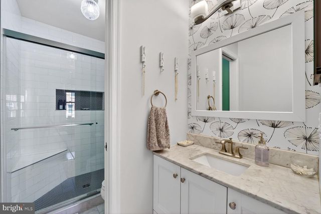 109 ROBERTS CT, Alexandria, VA 22314