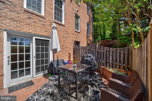 109 ROBERTS CT, Alexandria, VA 22314
