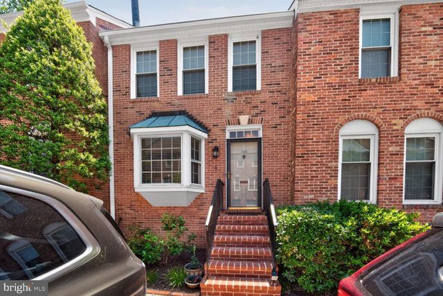 109 ROBERTS CT, Alexandria, VA 22314