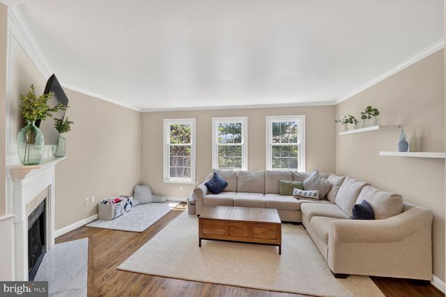 109 ROBERTS CT, Alexandria, VA 22314