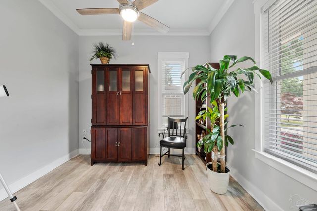 1806 N Barcelona St, Pensacola, FL 32501